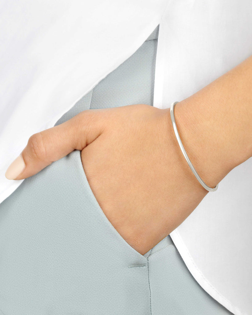 Women's Cuff Bracelet in White Gold with White Diamonds