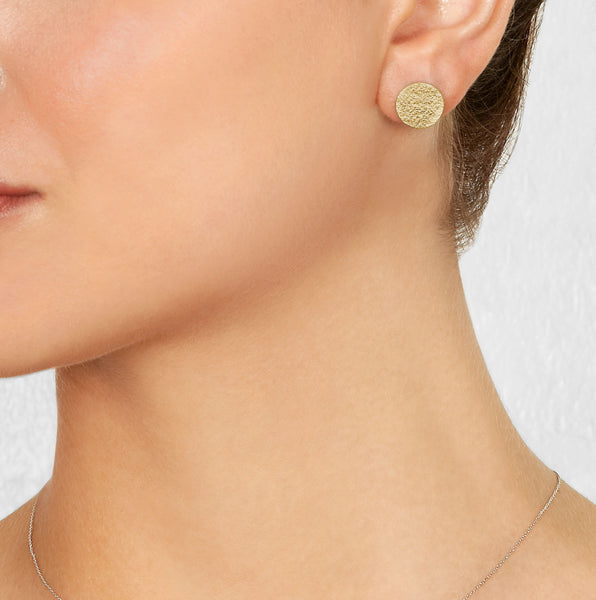 Paper Circle Stud Earrings in Yellow Gold